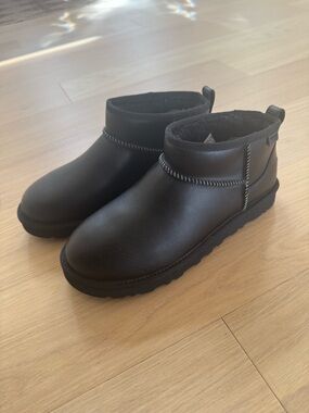 UGG ultra mini leather boot